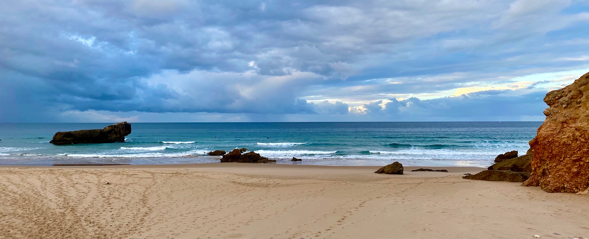 Lagos, Portugal – Day 57 (Surfing at Praia do Tonel, Caffe Expresso, Vodafone, and Hiper China Shopping)