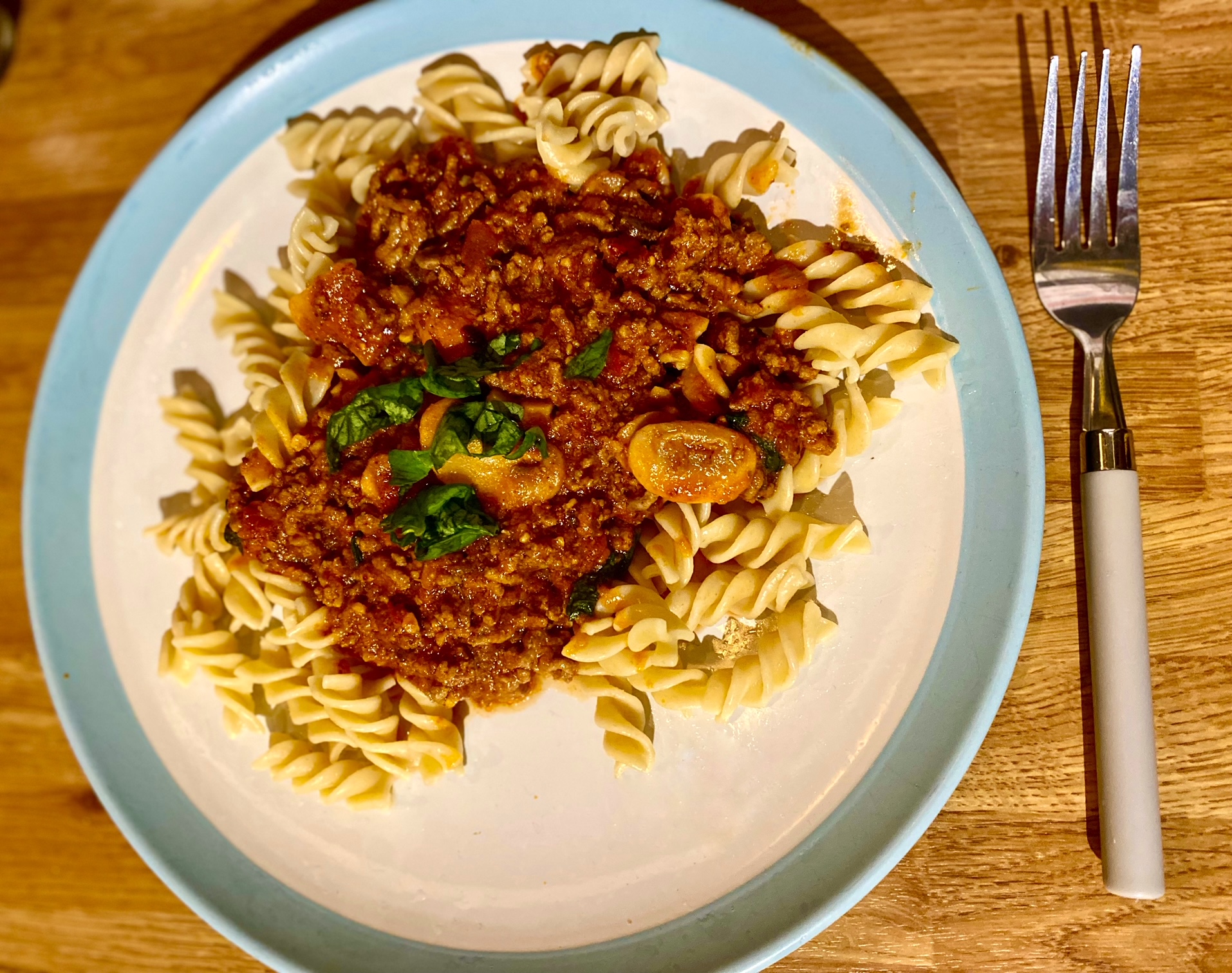 Newmarket, UK – Day 92 (Rainy Relaxing Day, Aldi Grocery Shopping, Bi Spaghetti Dinner)